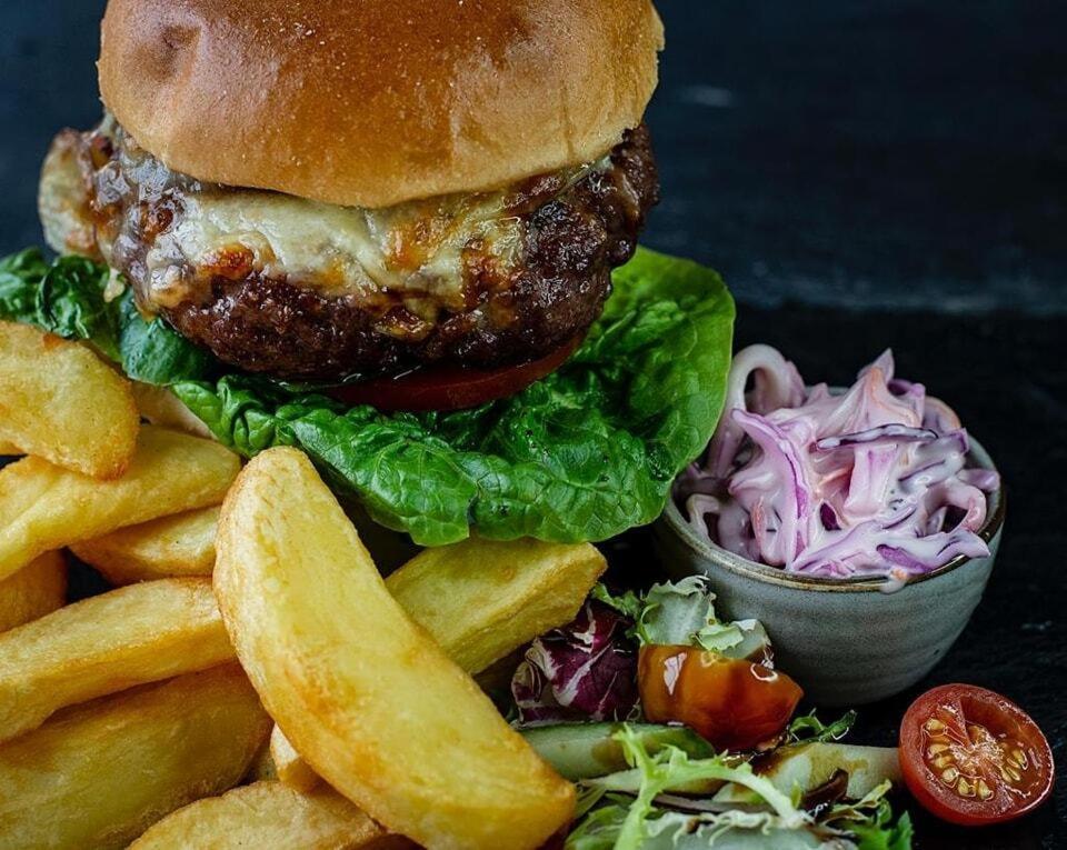 אשבורן The Okeover Arms מראה חיצוני תמונה